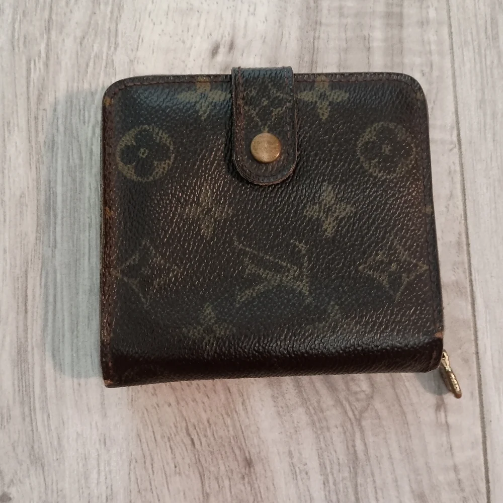 Louis Vuitton Brown Mongram Canvas Wallet Bi Fold - Picture 1 of 12
